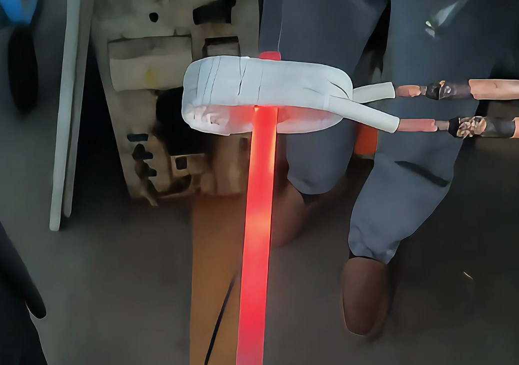 鋼帶連續(xù)退火難題克星！海瑞拓超高頻退火機，邊走邊加熱精準控溫