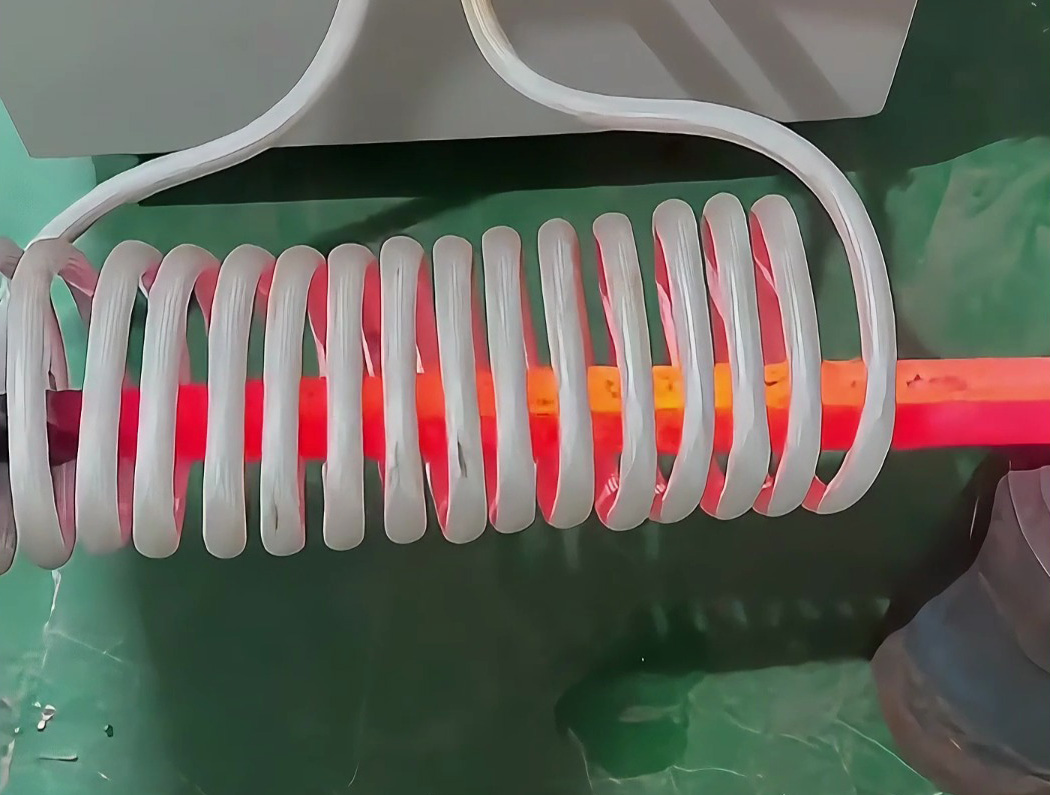 棒料600°流水線加熱！海瑞拓高頻感應加熱設備帶你見識工業(yè)神器！